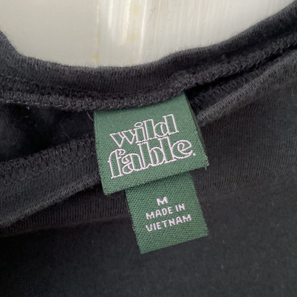 Basic Tee with Pocket - Picture 4 of 4